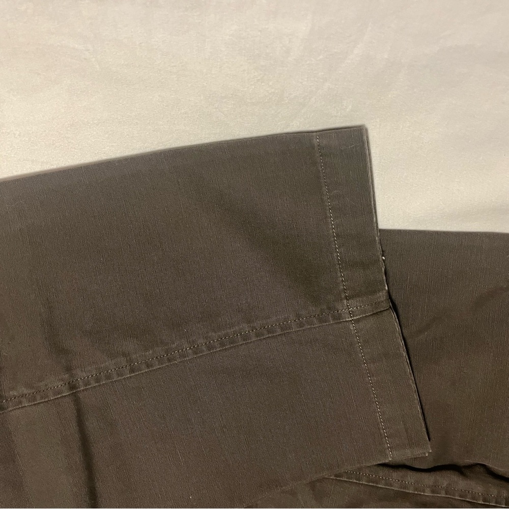 Dockers Classic Fit Chinos/Khakis - Men's W34 L32 - Brown/Gray, 100% Cotton - Picture 3 of 10